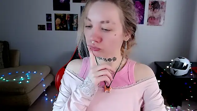 Nica Kawaii online show from April 13, 7:56 am