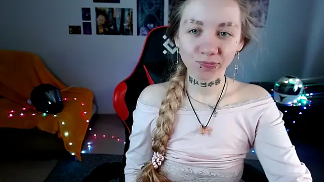 Nica Kawaii online show from April 5, 7:59 am