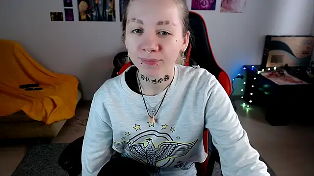 Nica Kawaii online show from April 2, 6:42 am