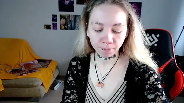 Nica Kawaii online show from March 23, 6:35 am