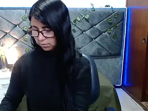 Snapshot of Alisha_Gamskar13 chatting on May 4, 1:03 pm Alisha Gamskar13 online show from May 4, 1:03 pm