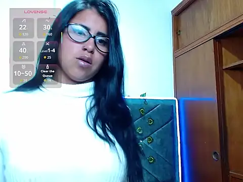 Snapshot of Alisha_Gamskar13 chatting on June 1, 3:00 pm Alisha Gamskar13 online show from June 1, 3:00 pm
