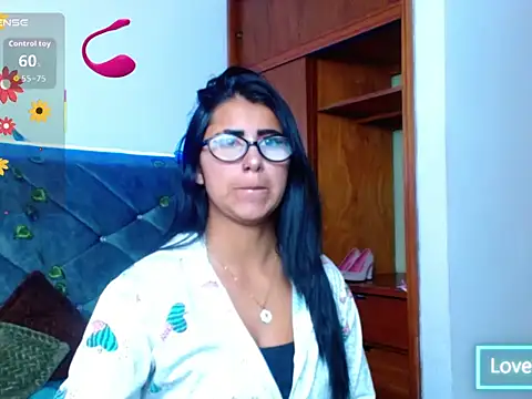 Snapshot of Alisha_Gamskar13 chatting on June 14, 12:50 pm Alisha Gamskar13 online show from June 14, 12:50 pm