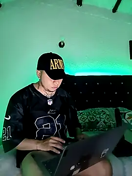 Decker Velvett online show from March 10, 4:49 am