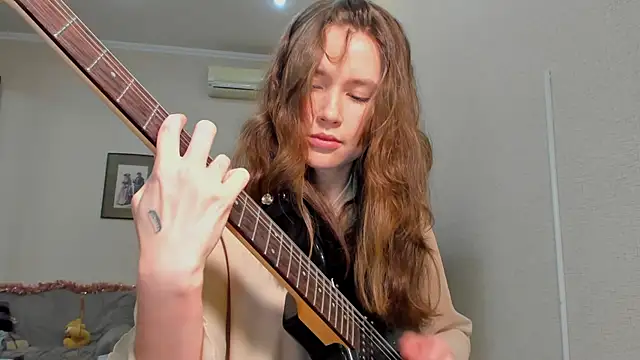 MaryannSofts online show from April 4, 3:29 pm