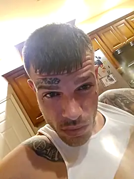 CrystalNBubba online show from March 5, 4:31 am