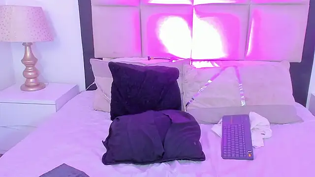 Snapshot of Amber_Harriis chatting on March 25, 1:21 pm Amber Harriis online show from March 25, 1:21 pm