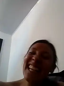 CynthiaMore online show from May 18, 3:39 am