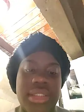 YourLiaa  online show from April 13, 1:42 am