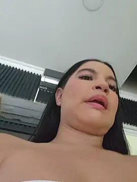 Pretty Julieta online show from April 5, 9:21 pm