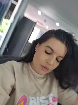 Pretty Julieta online show from April 2, 9:10 pm