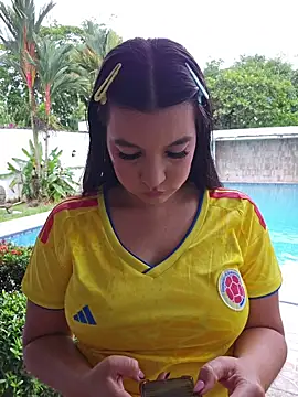 Snapshot of Pretty_Julieta chatting on July 7, 7:28 pm Pretty Julieta online show from July 7, 7:28 pm
