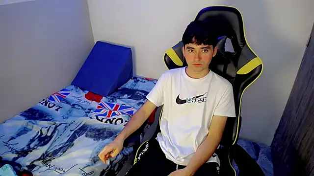 Luigii  online show from March 5, 3:14 am