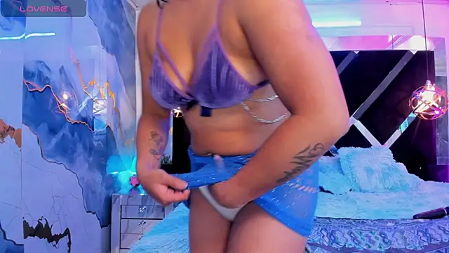 Snapshot of DulceBarbyeri chatting on June 2, 1:00 pm DulceBarbyeri online show from June 2, 1:00 pm