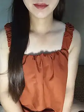 Snapshot of Fiona_2026 chatting on July 18, 7:28 am Fiona 2026 online show from July 18, 7:28 am