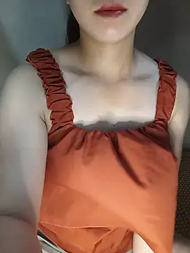 Snapshot of Fiona_2026 chatting on June 23, 5:27 am Fiona 2026 online show from June 23, 5:27 am