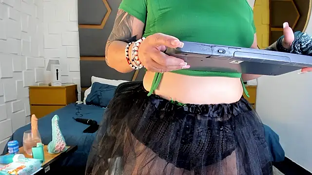 juana valkiria online show from March 12, 3:23 am