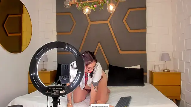 juana valkiria online show from April 24, 3:41 am