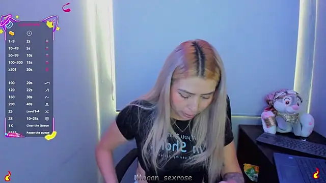 Megan sexrosse online show from April 9, 7:09 pm