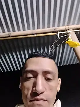 Snapshot of TuCanero23cm chatting on July 21, 6:37 am TuCanero23cm online show from July 21, 6:37 am