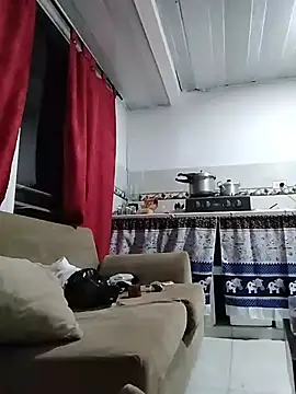Snapshot of TuCanero23cm chatting on June 24, 10:25 am TuCanero23cm online show from June 24, 10:25 am