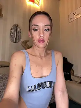 KatieCutieXooo online show from March 10, 8:02 pm