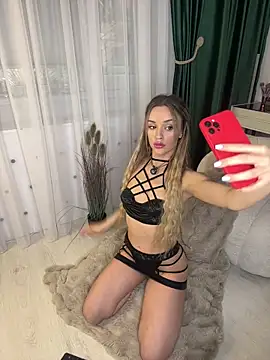 KatieCutieXooo online show from May 6, 4:22 pm