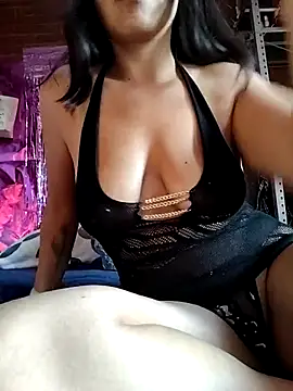 Canelaxx online show from March 20, 1:45 pm