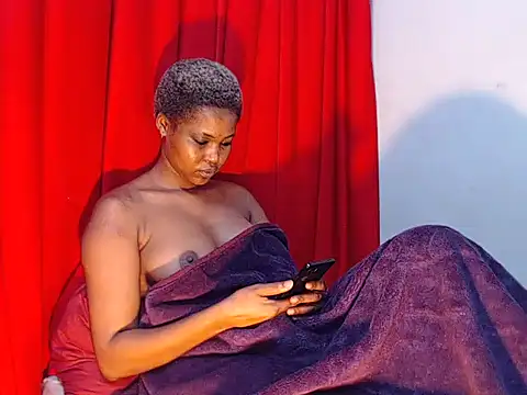 DarkDivva18 online show from June 13, 12:25 pm