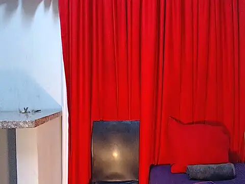 DarkDivva18 online show from May 12, 1:02 am