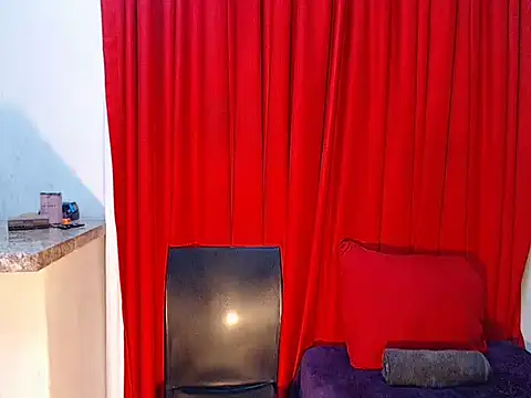 DarkDivva18 online show from May 13, 8:21 am