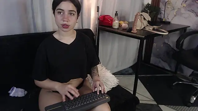 nayades ricci online show from March 28, 8:43 pm