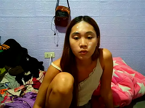 Snapshot of aina2003 chatting on May 31, 4:18 am aina2003 online show from May 31, 4:18 am