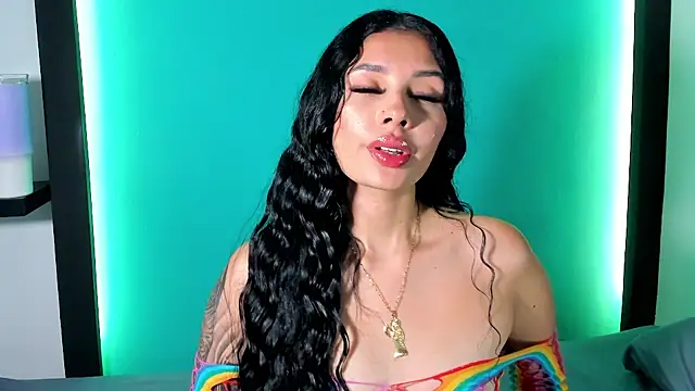 Emma AH online show from May 9, 3:04 pm