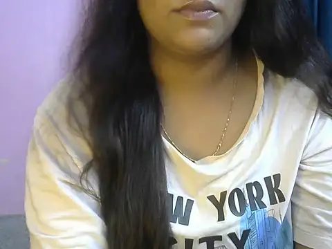 QUEEN-OF-QUEEN online show from July 29, 7:13 pm
