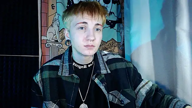 ray-taylorrr online show from March 13, 3:17 pm