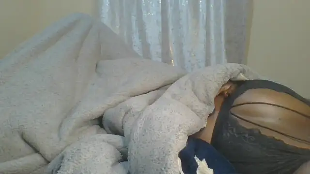 Snapshot of ndivhuwomuleya chatting on June 4, 2:38 am ndivhuwomuleya online show from June 4, 2:38 am