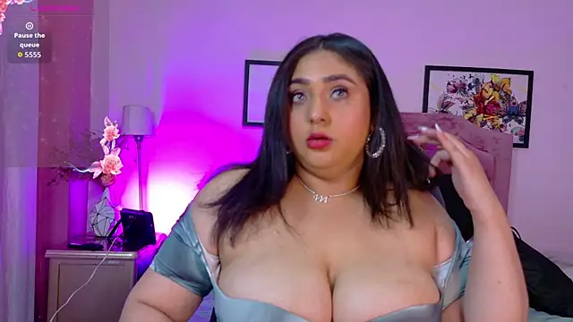 Selenee23 online show from April 18, 11:34 am