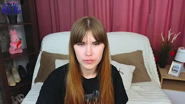 Snapshot of EmilyCuper_ chatting on July 4, 12:21 pm EmilyCuper online show from July 4, 12:21 pm