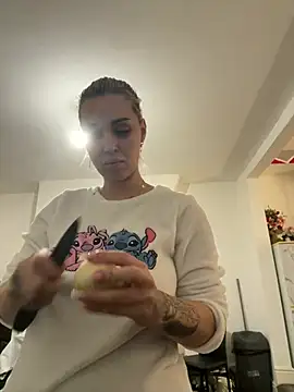 Giullyaxxx online show from March 13, 1:16 pm