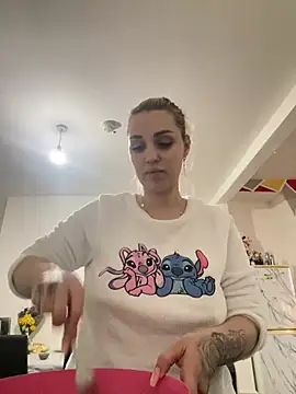 Giullyaxxx online show from March 12, 4:22 pm