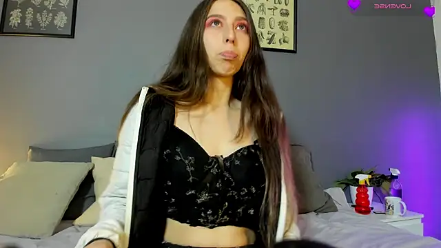 Charlotte lovee  online show from March 31, 11:12 am