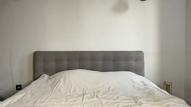 alyrasun online show from March 11, 6:07 am