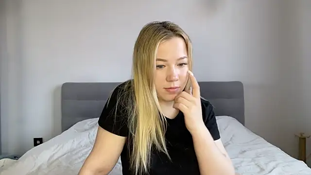 alyrasun online show from April 21, 7:15 am