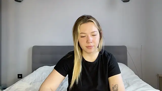 alyrasun online show from March 26, 6:22 am