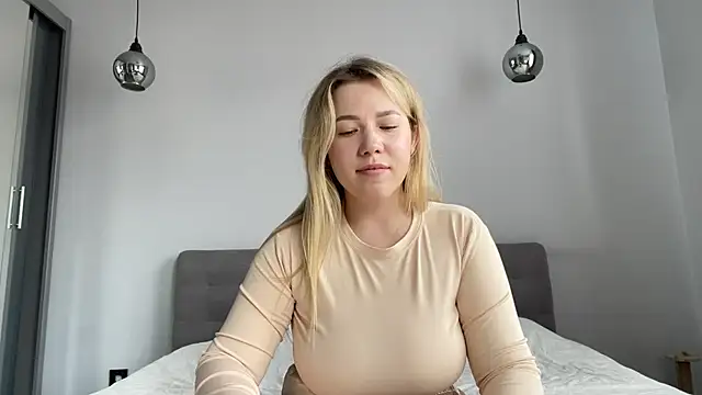 alyrasun online show from June 21, 9:37 am