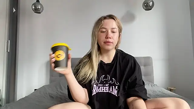 alyrasun online show from July 19, 9:28 am