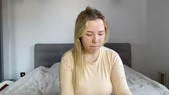 alyrasun online show from May 25, 7:07 am