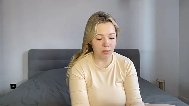 alyrasun online show from April 10, 6:31 am