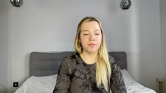 alyrasun online show from March 12, 6:28 am